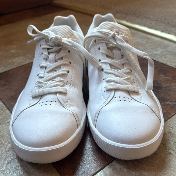 On Women's The Roger Advantage Sneakers - Picture 6 of 8